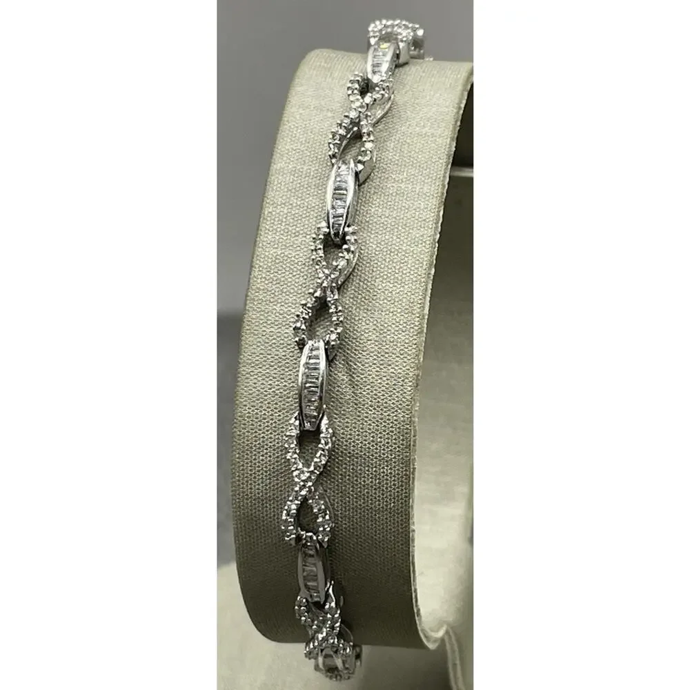 10K White Gold Diamond Infinity Design Bracelet (22102)